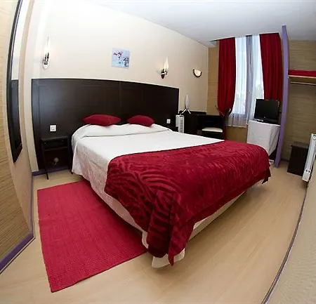 Hotel Aquitain Gare Saint-jean 2*