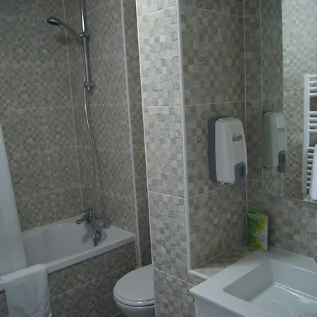 Hotel Aquitain Gare Saint-jean 2*